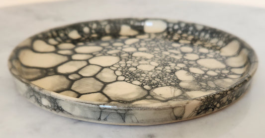 Plate - Small/Medium black bubble